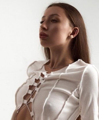 Сексуальная блондинка с шикарной фигурой готова подарить тебе океан наслаждения и страсти. Гарантирую конфиденциальность и чистоплотность. Приезжай ко мне или приглашу к себе. 13, 18 лет